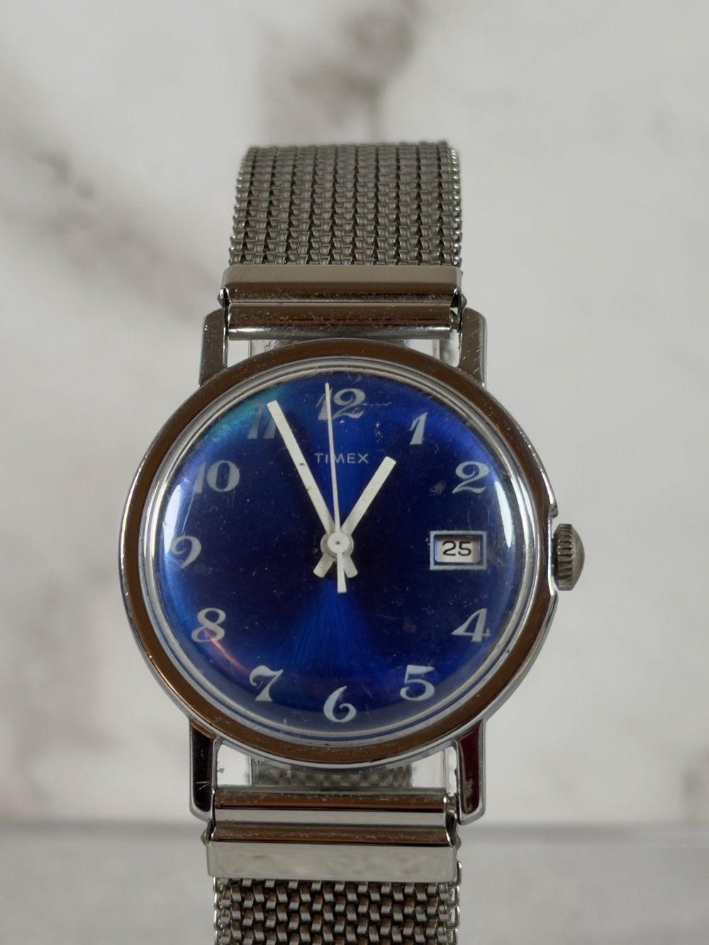 Timex Blue Sunburst Dial Quartz Watch Date Window Mesh Bracelet Men’s Vintage